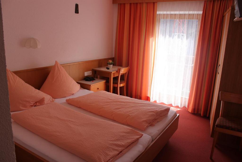 Alpengasthof Sonneck Solden Room photo