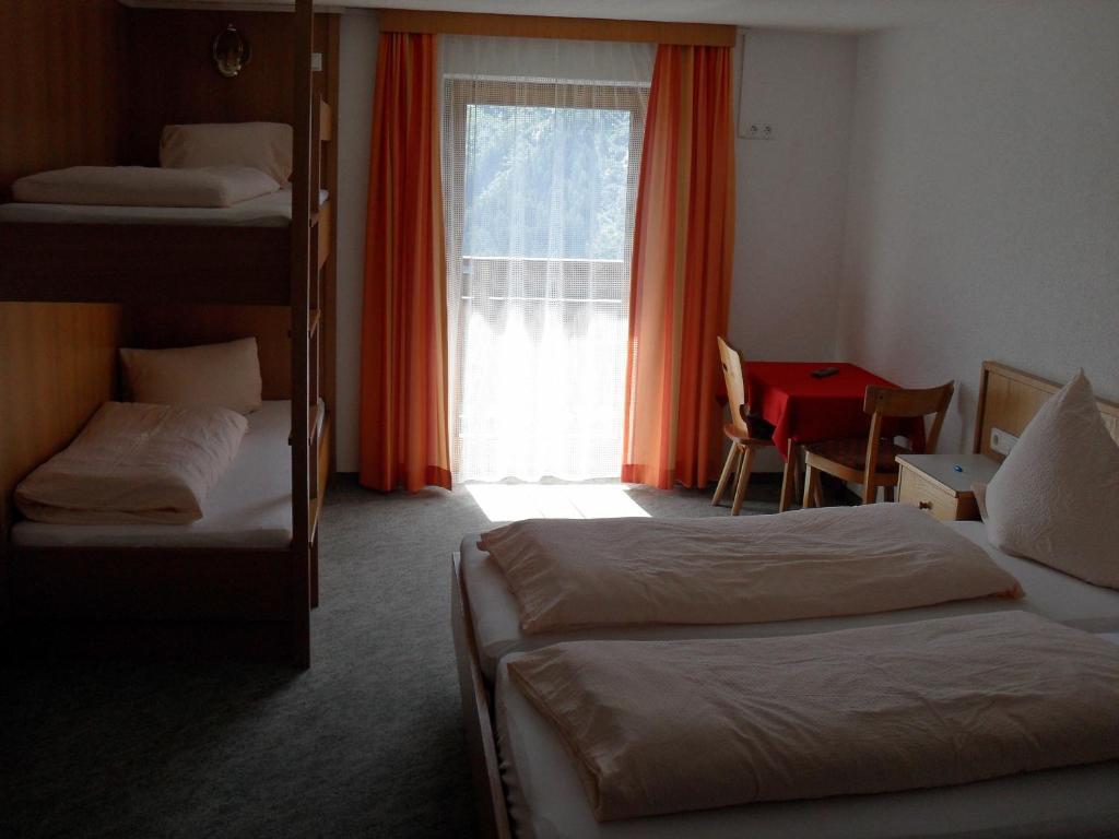 Alpengasthof Sonneck Solden Room photo